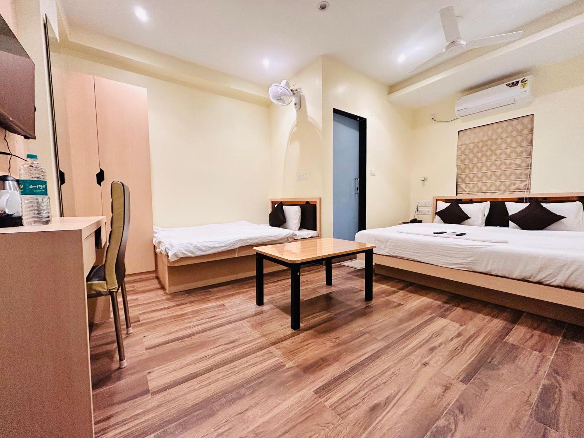 Golden Square - Kolkata Airport Hotel Exterior photo